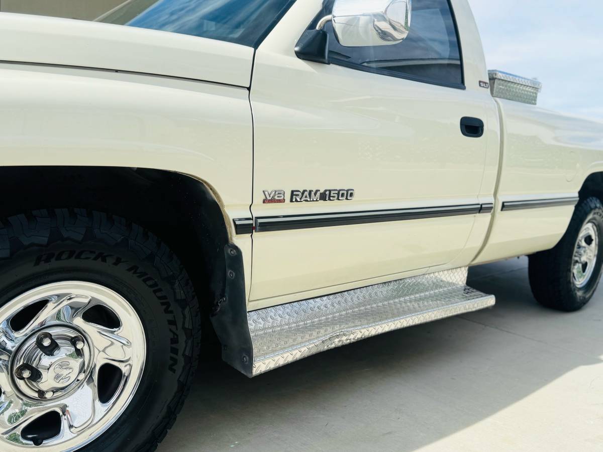 Dodge-ram-1500-1994-white-2