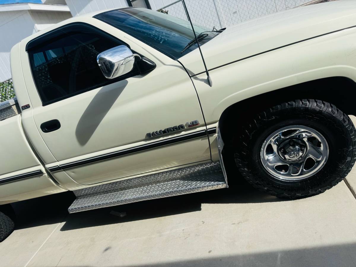 Dodge-ram-1500-1994-white-3