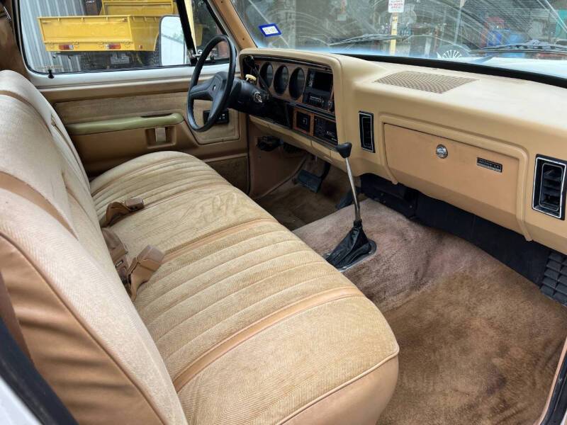 Dodge-ram-1500-4x4-1987-white-6