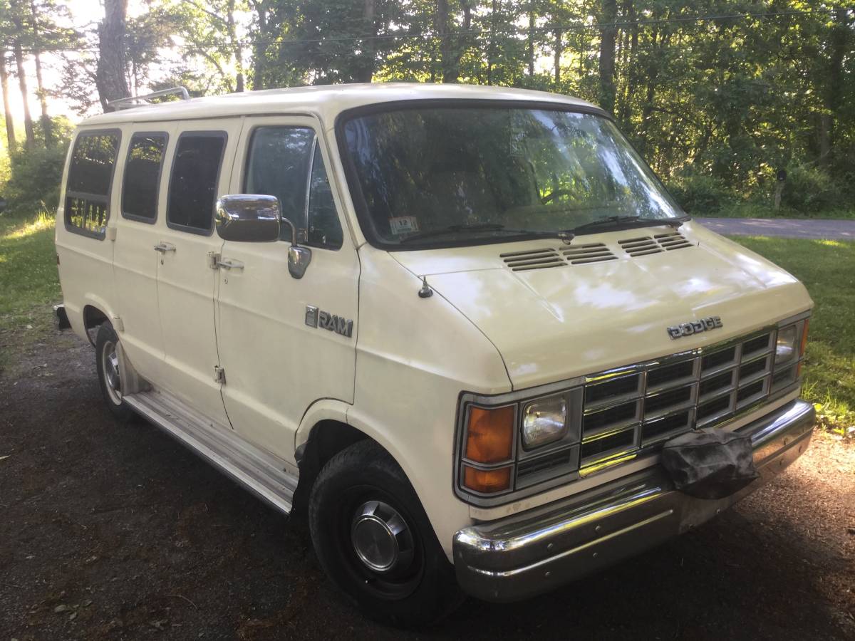 Dodge-ram-1500-b-van-rv-1987-custom-9