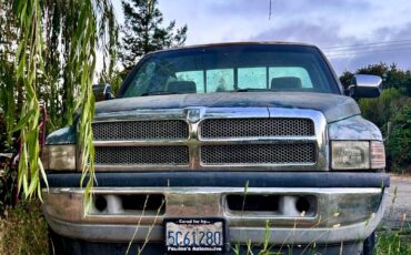 Dodge-ram-1500-laramie-1995-green-1