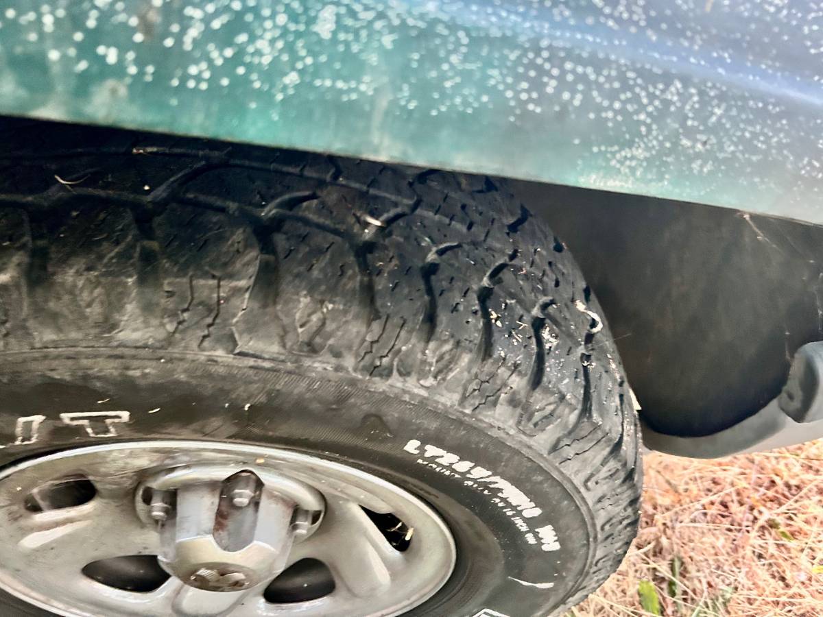 Dodge-ram-1500-laramie-1995-green-16