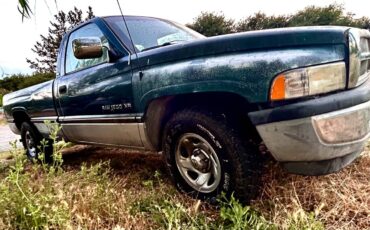 Dodge-ram-1500-laramie-1995-green