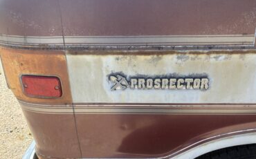 Dodge-ram-1983-custom-22
