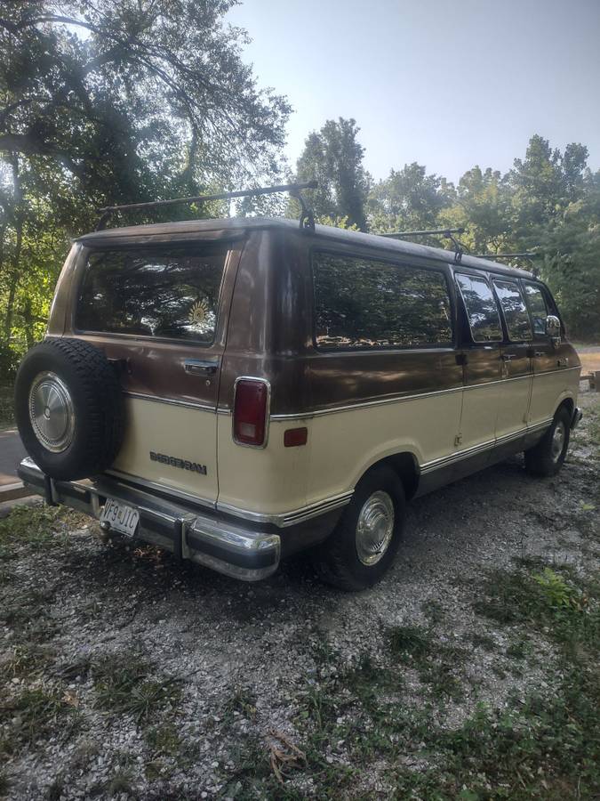 Dodge-ram-1987-brown-4