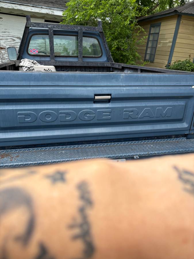 Dodge-ram-250-1984-blue-12