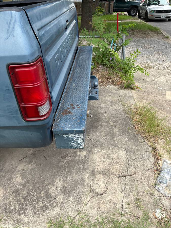 Dodge-ram-250-1984-blue-13
