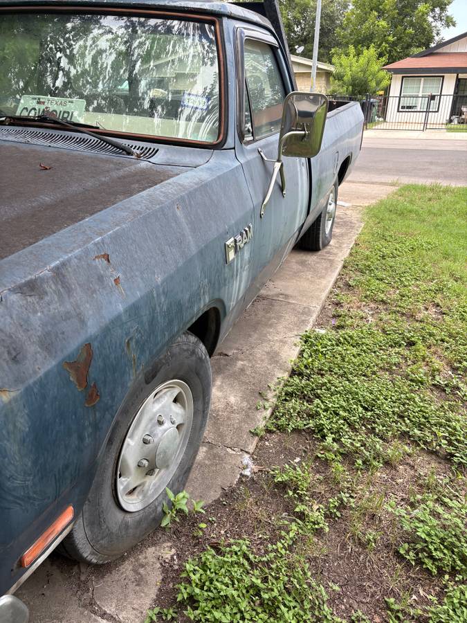 Dodge-ram-250-1984-blue-14