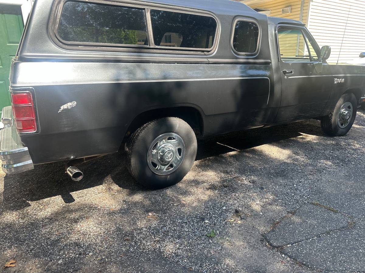 Dodge-ram-250-1984-grey-16