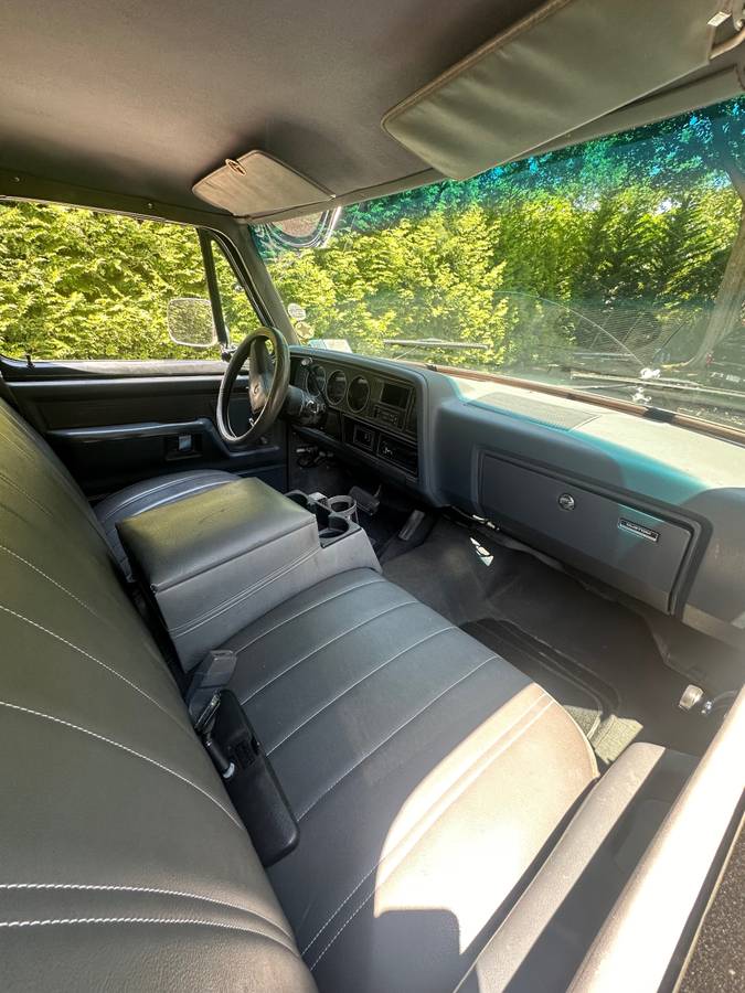 Dodge-ram-250-1984-grey-5
