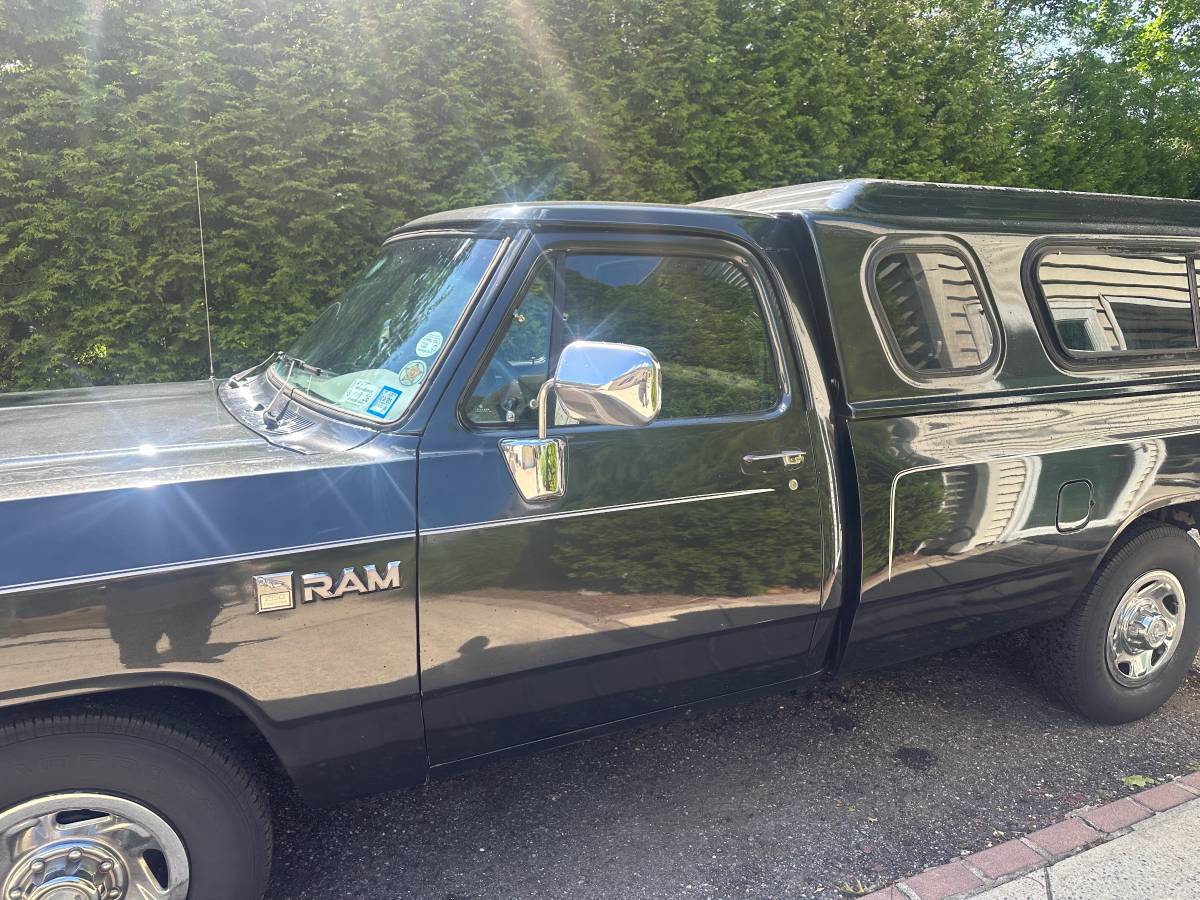 Dodge-ram-250-1984-grey-8