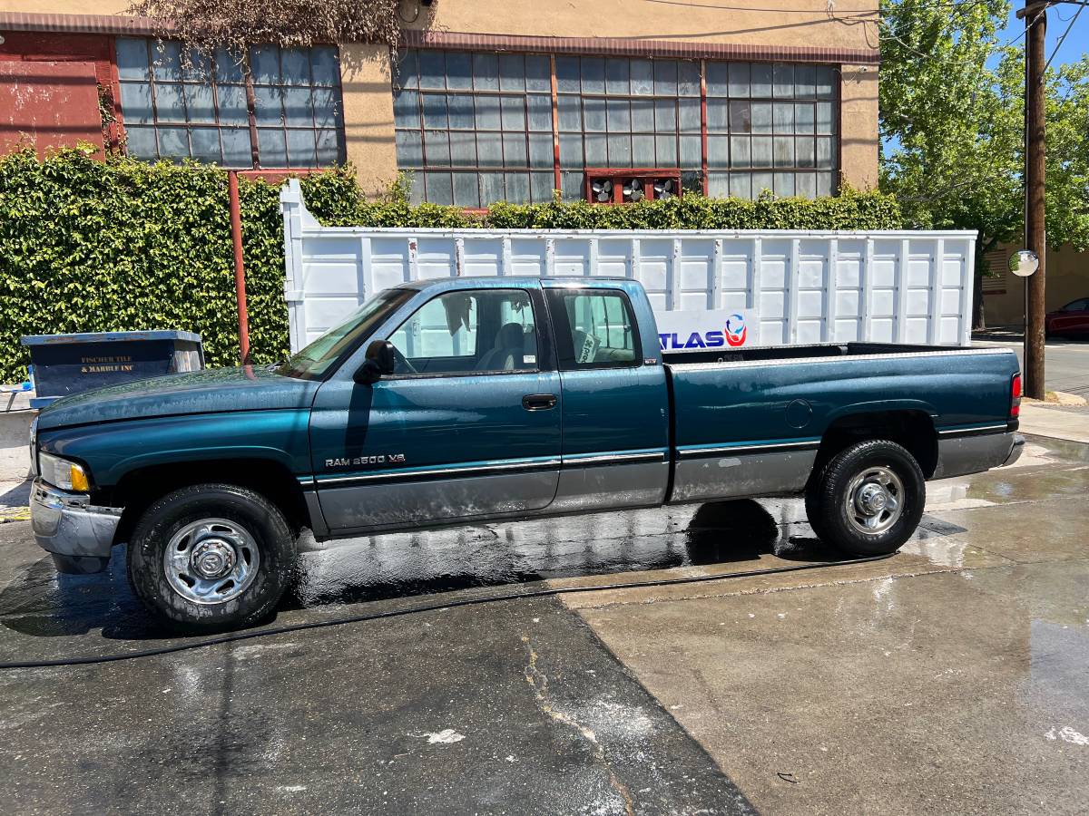 Dodge-ram-2500-1995-green