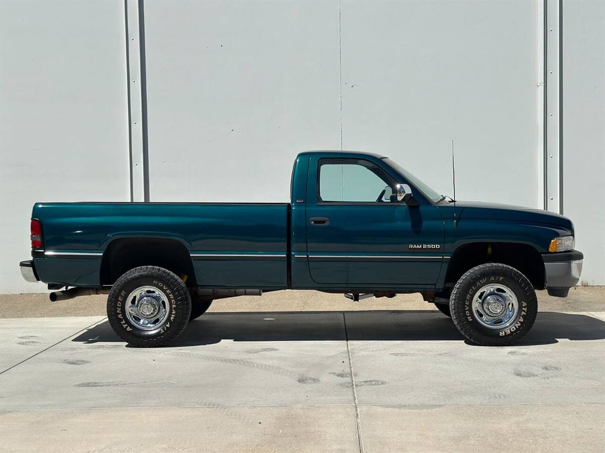 Dodge-ram-2500-5.9l-12-valve-turbo-diesel-4x4-5-sp-1994-green-1