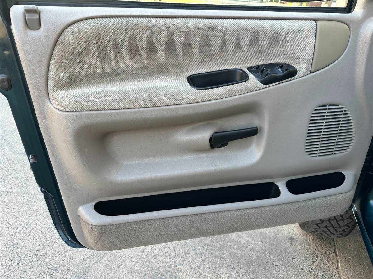 Dodge-ram-2500-5.9l-12-valve-turbo-diesel-4x4-5-sp-1994-green-11