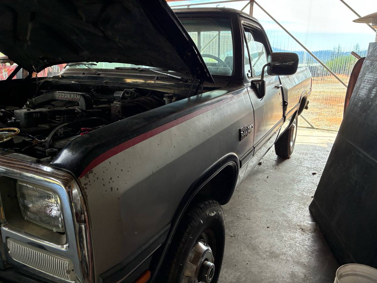Dodge-ram-2500-diesel-1991-black-1