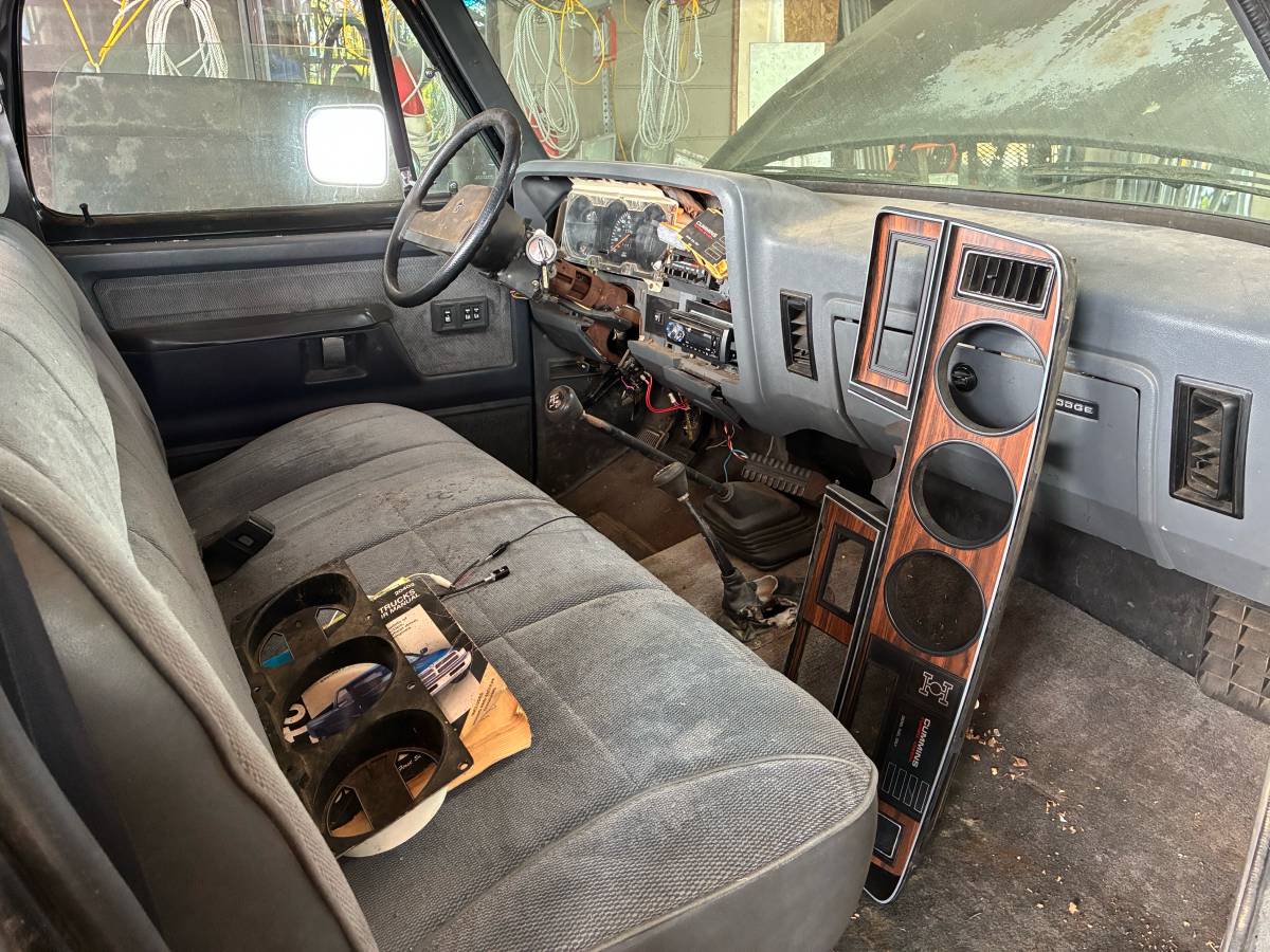 Dodge-ram-2500-diesel-1991-black-9