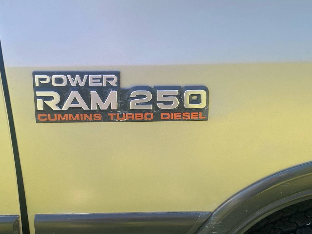 Dodge-ram-2500-diesel-1991-blue