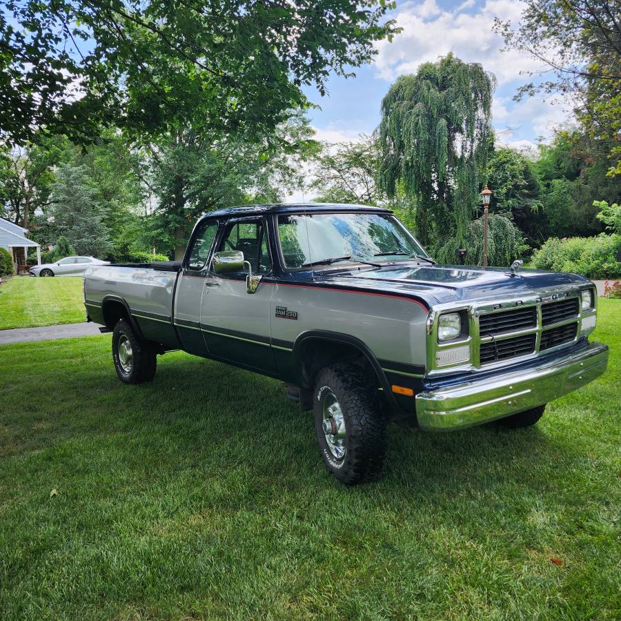 Dodge-ram-2500-diesel-1992-blue