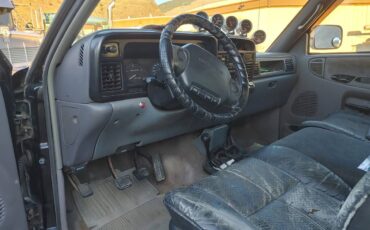 Dodge-ram-3500-4x4-club-cab-diesel-1994-black-1