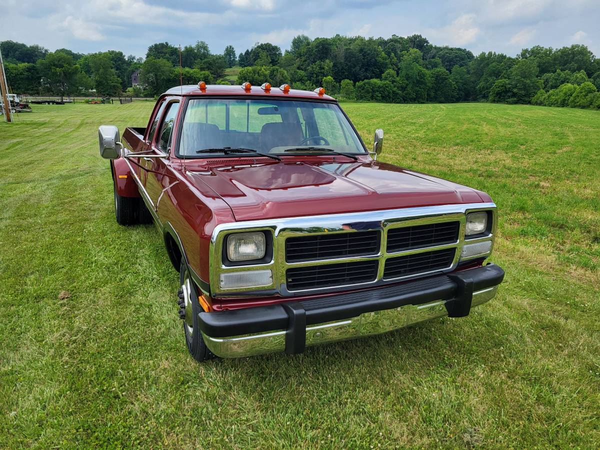 Dodge-ram-3500-diesel-1993-red-11
