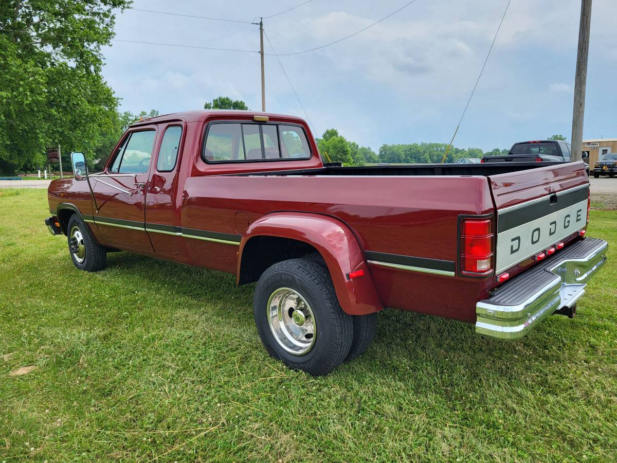 Dodge-ram-3500-diesel-1993-red-3