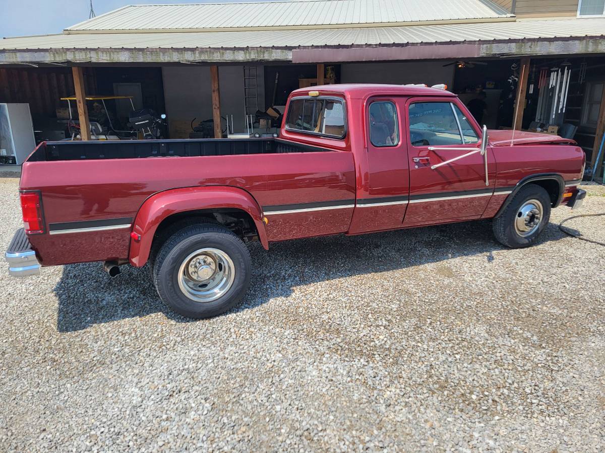 Dodge-ram-3500-diesel-1993-red-9