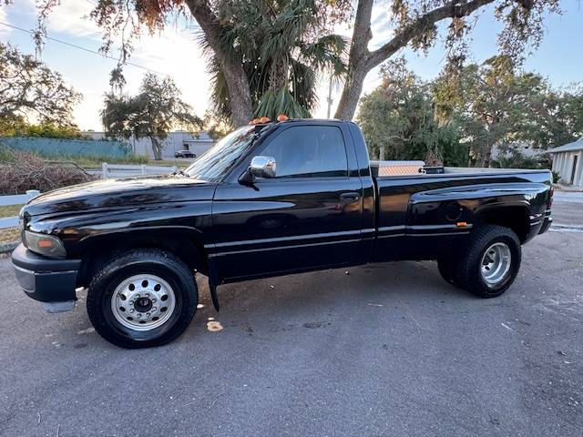 Dodge-ram-3500-diesel-1994-black