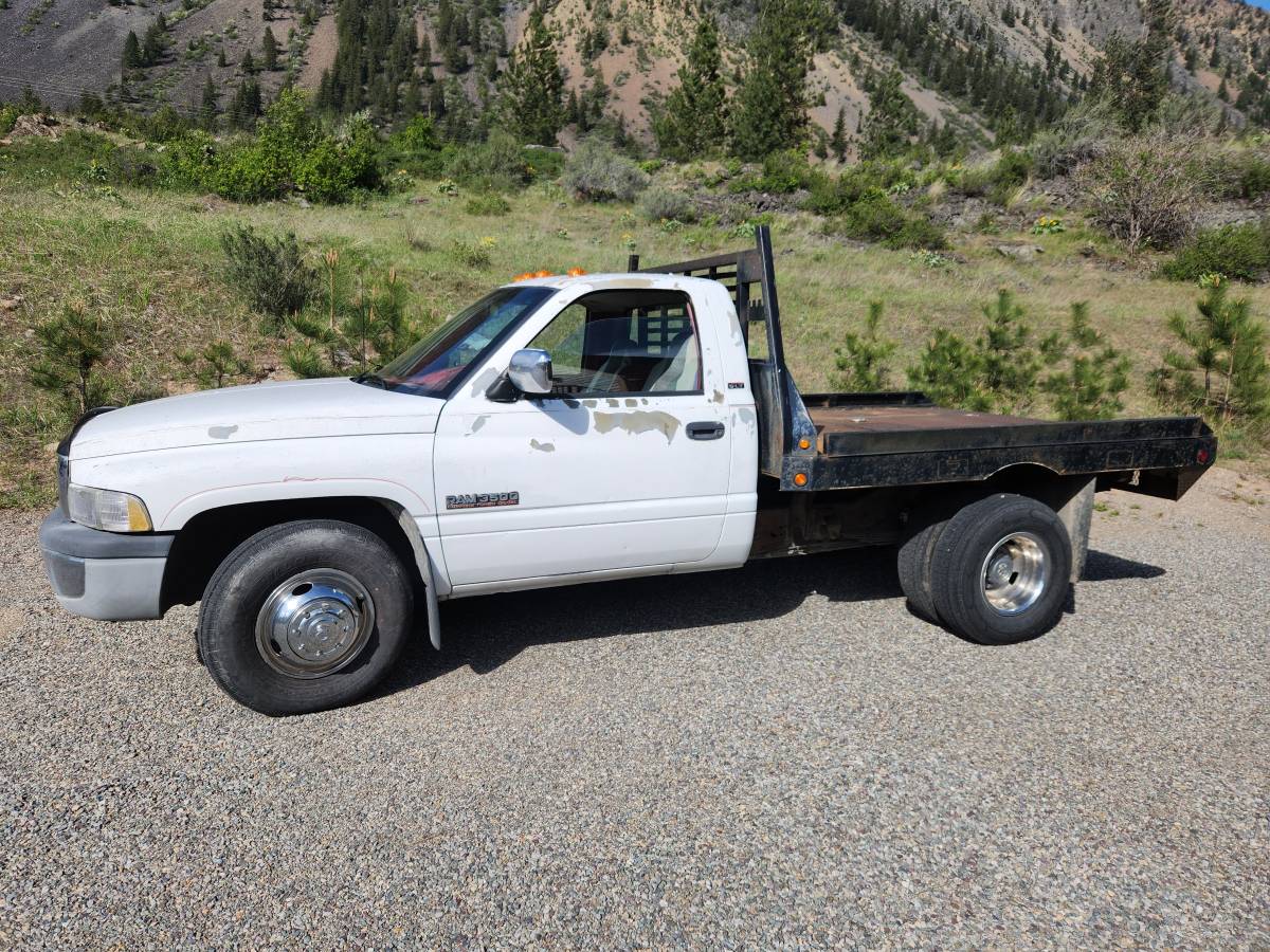 Dodge-ram-3500-diesel-1994-white-4