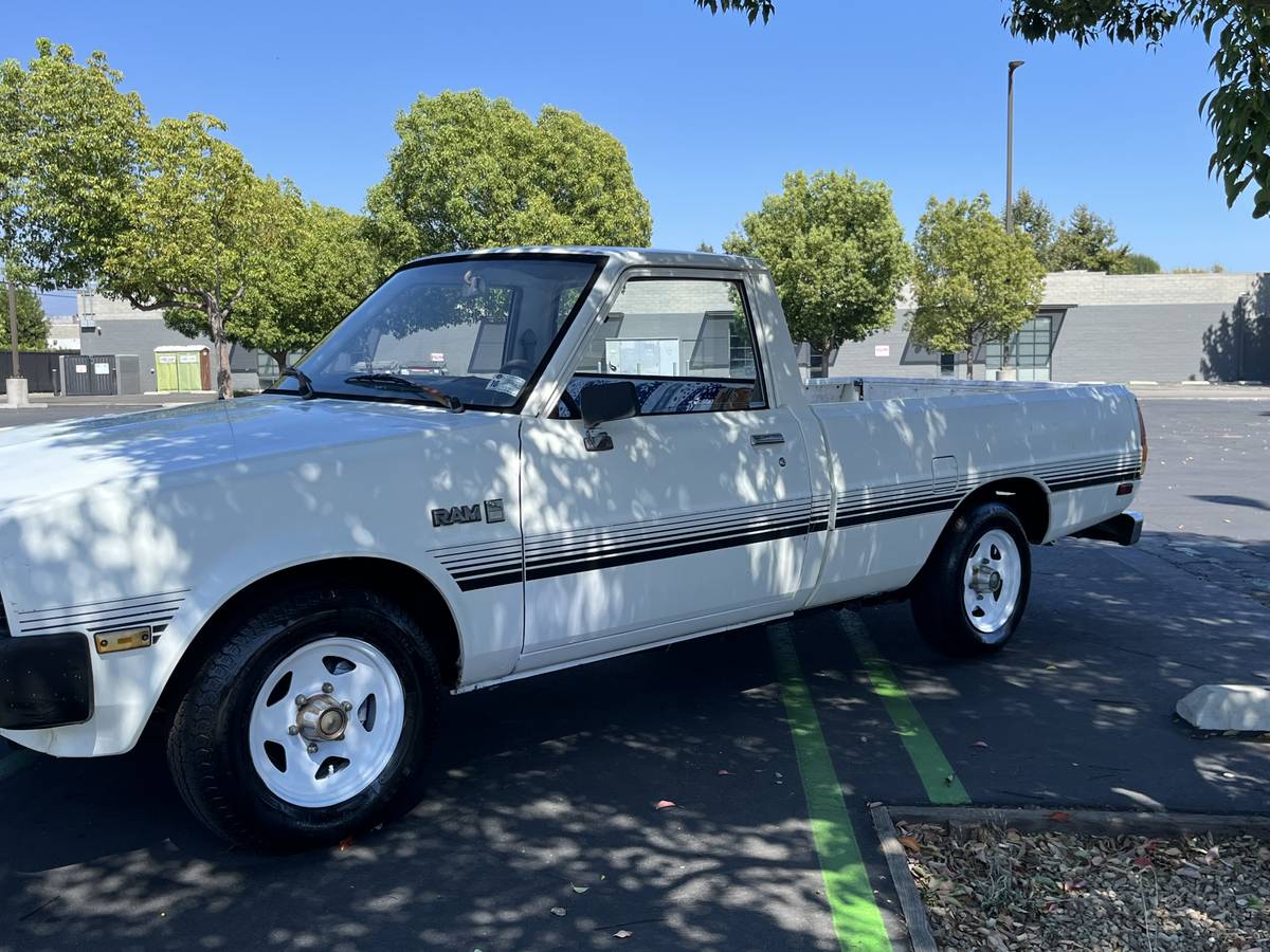 Dodge-ram-50-sport.-1985-1