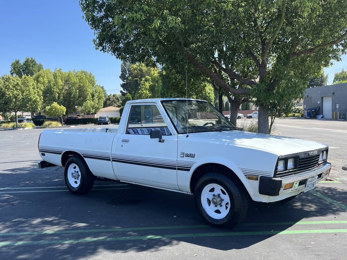 Dodge-ram-50-sport.-1985