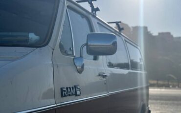 Dodge-ram-b250-van-1989-1