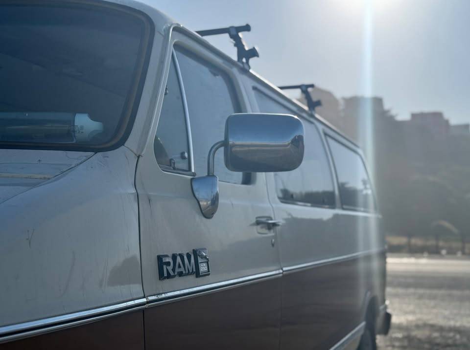 Dodge-ram-b250-van-1989-1