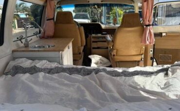Dodge-ram-b250-van-1989