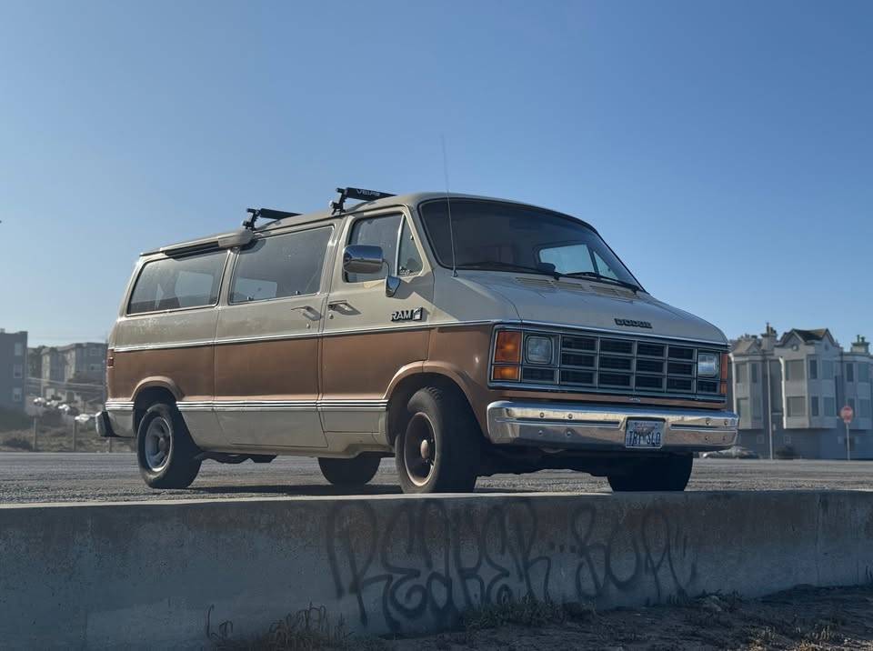 Dodge-ram-b250-van-1989-7