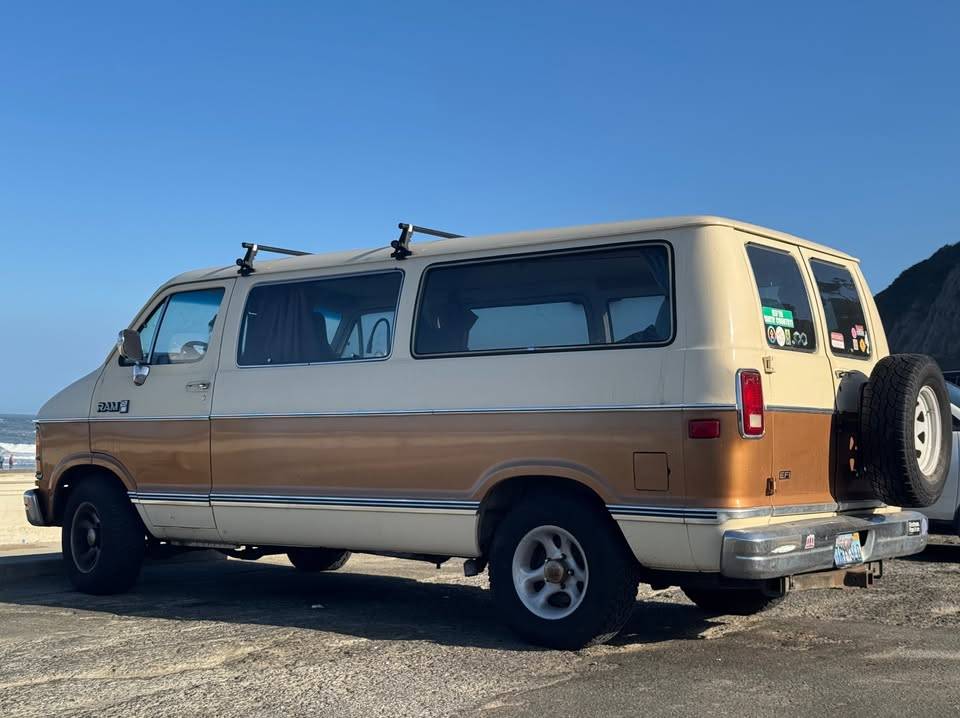 Dodge-ram-b250-van-1989-8