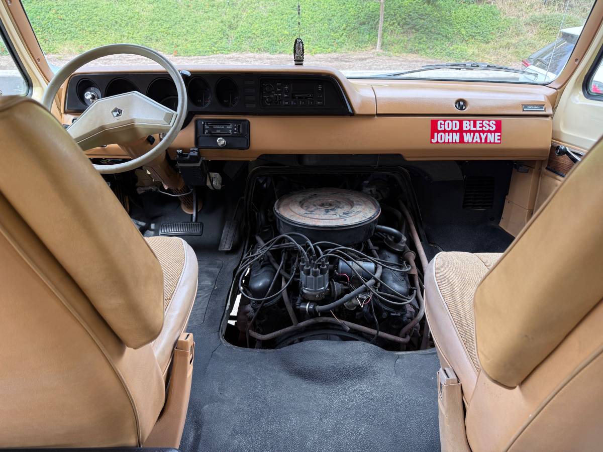 Dodge-ram-b350-1985-14