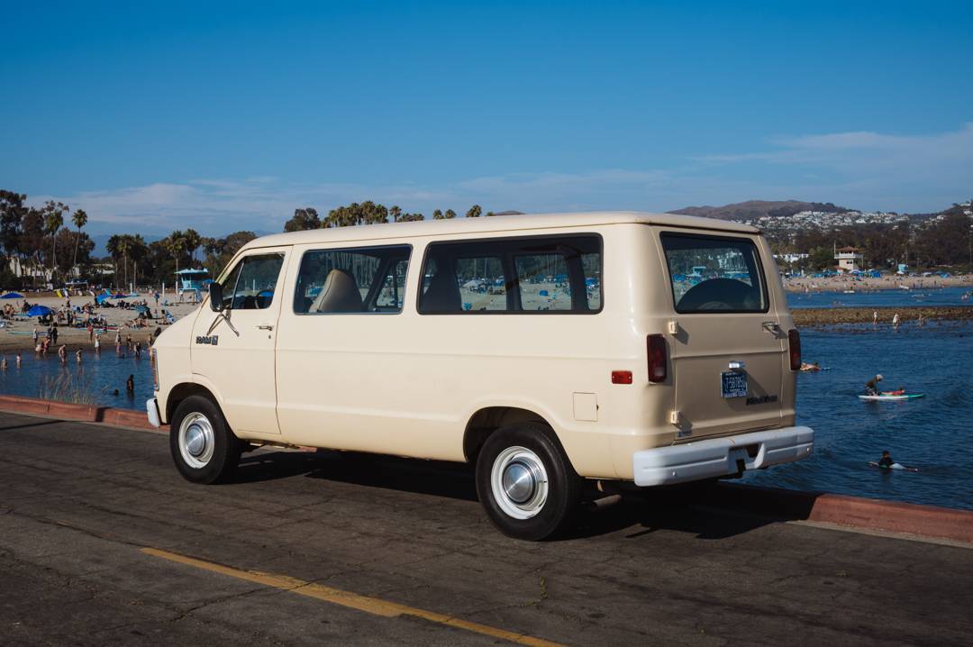 Dodge-ram-b350-1985-7
