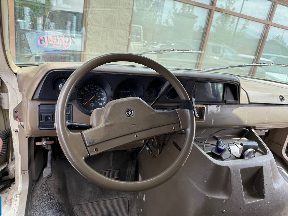 Dodge-ram-b350-1991-11