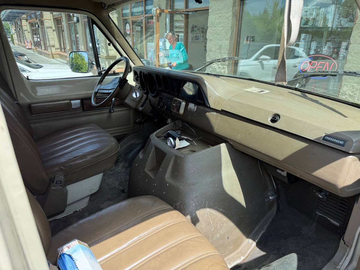 Dodge-ram-b350-1991-4