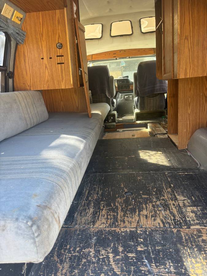 Dodge-ram-campervan-1990-6