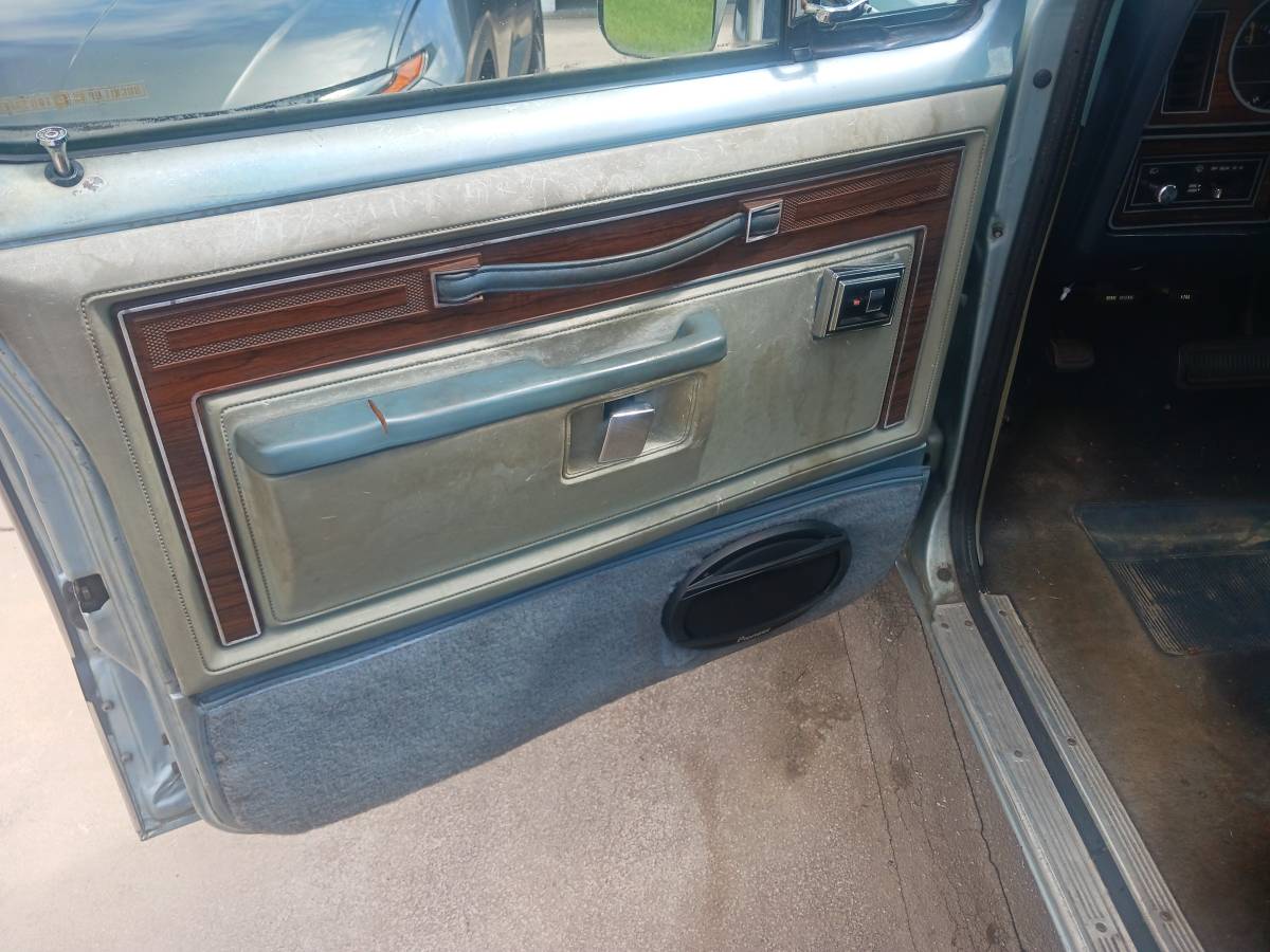 Dodge-ram-charger-1986-blue-10