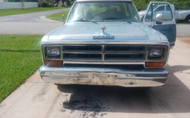 Dodge-ram-charger-1986-blue-12