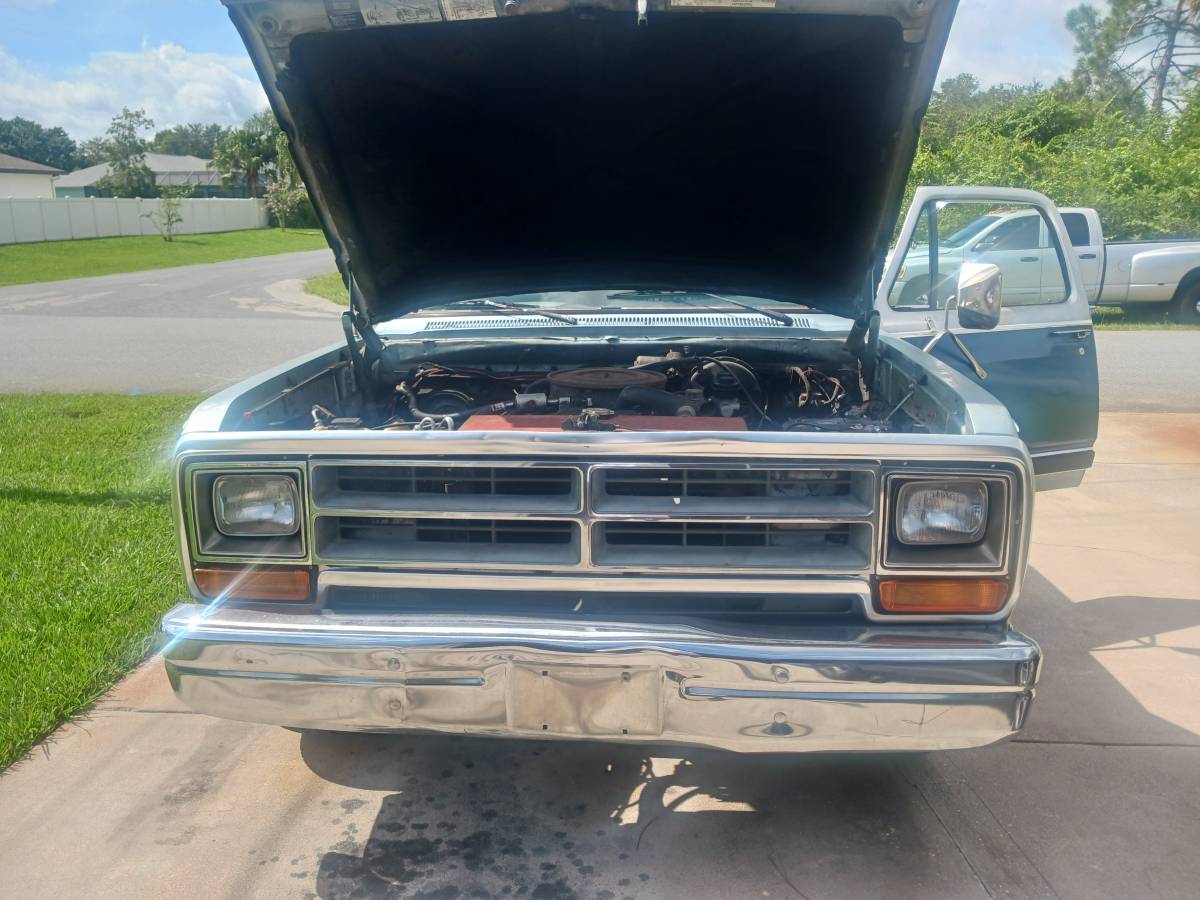 Dodge-ram-charger-1986-blue-13