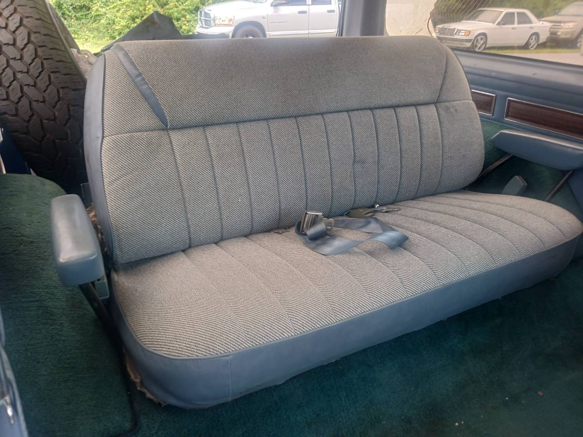 Dodge-ram-charger-1986-blue-7