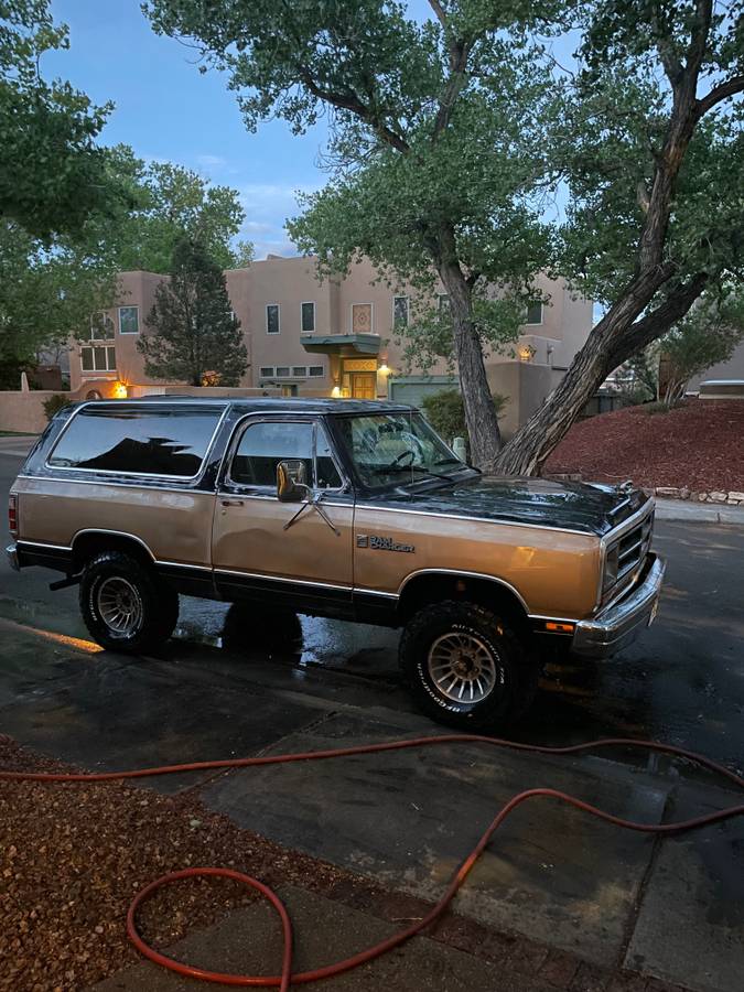 Dodge-ram-charger-1987-1