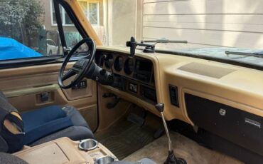Dodge-ram-charger-1987-3