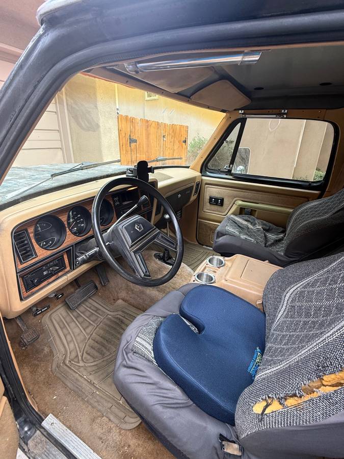 Dodge-ram-charger-1987-7