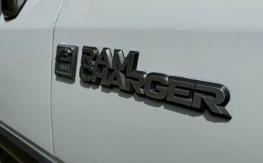 Dodge-ram-charger-1989-white-10