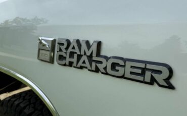 Dodge-ram-charger-1989-white-11