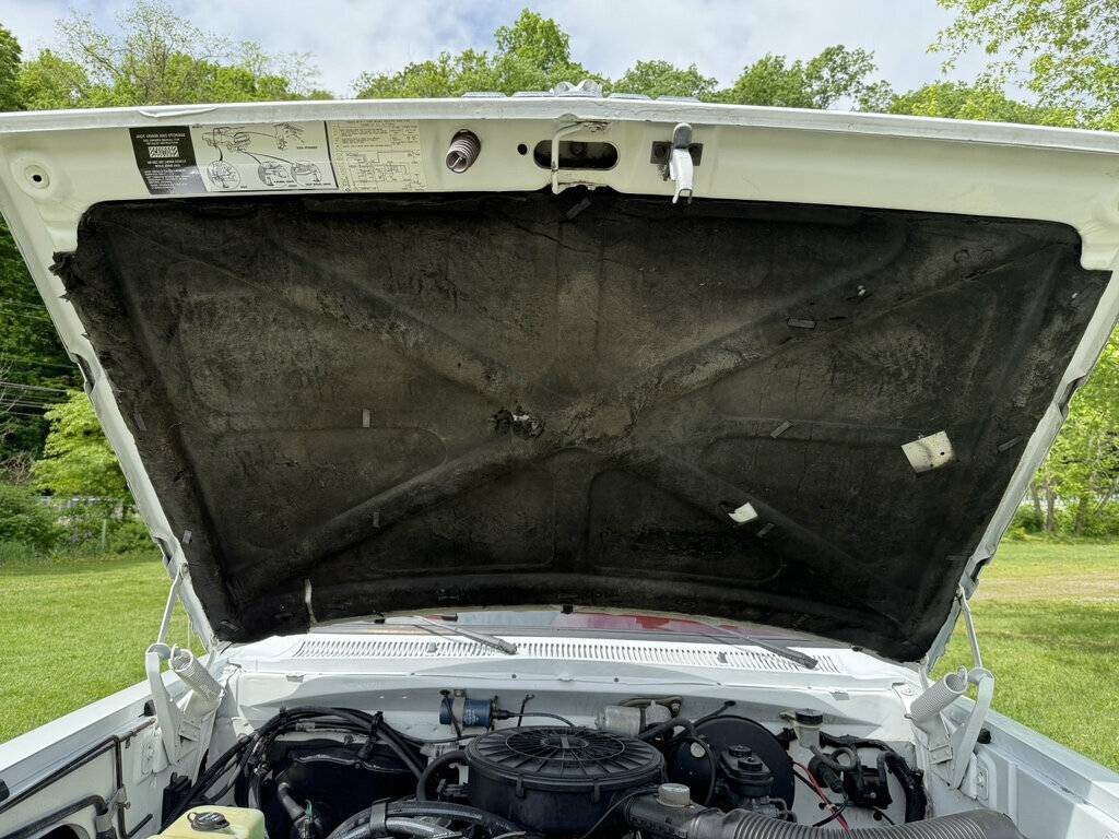 Dodge-ram-charger-1989-white-21